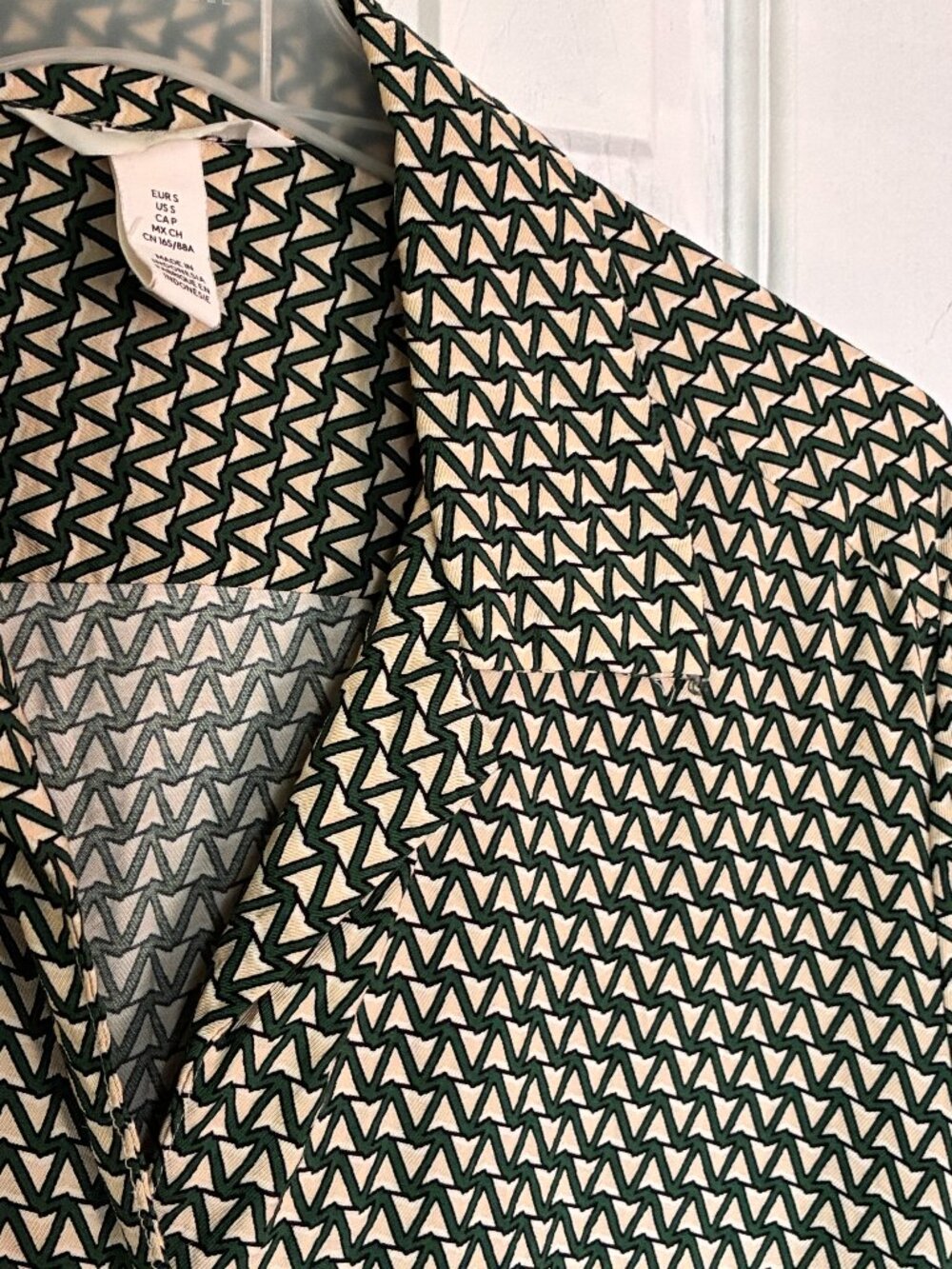 H&M Green Geometric Zig Zag Short Sleeve Blouse Size S